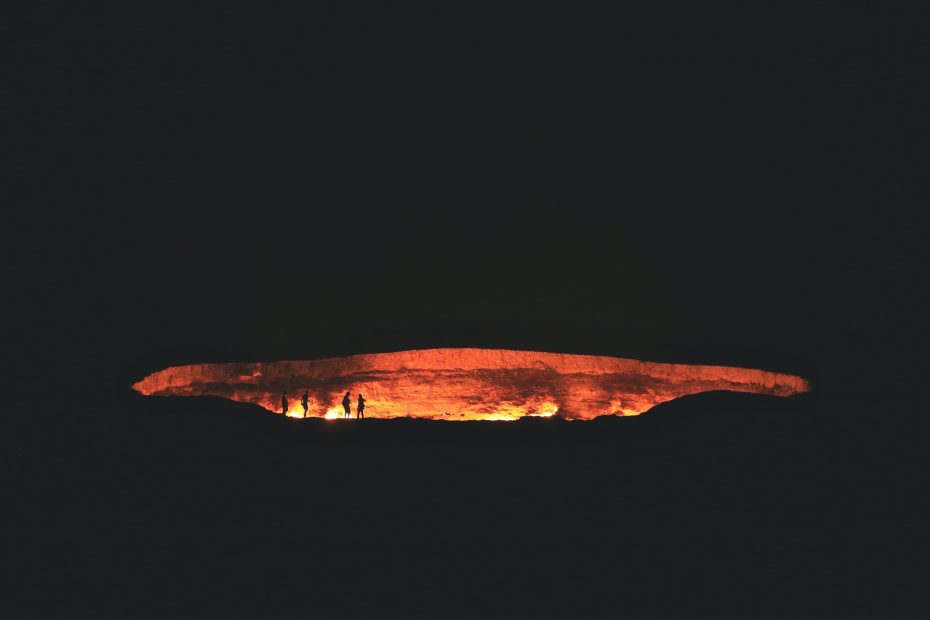 Exploring the Enigmatic Darvaza Gas Crater: Turkmenistan's Door to Hell